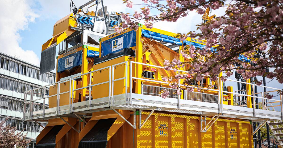 BAUER MAT mixing and separation plant on a construction site